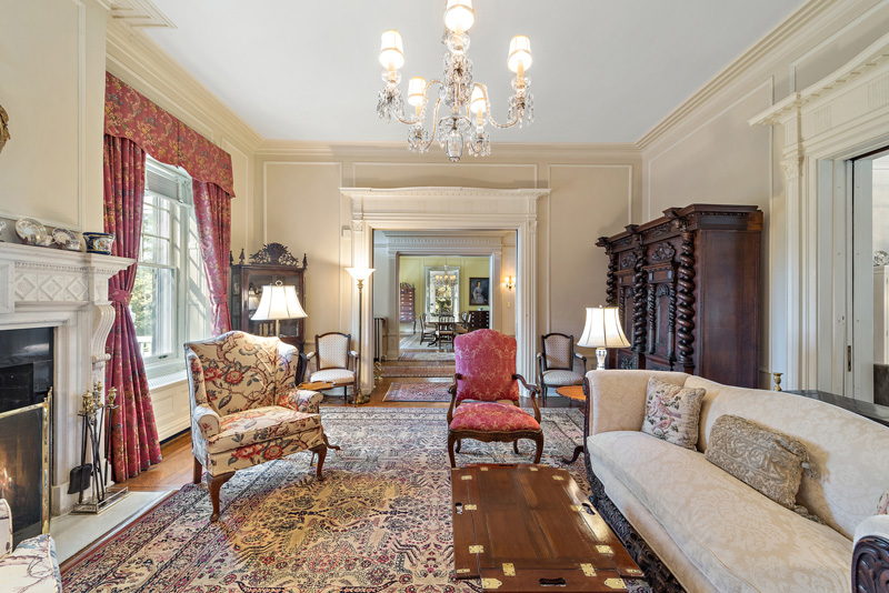 Jenkins L family room
